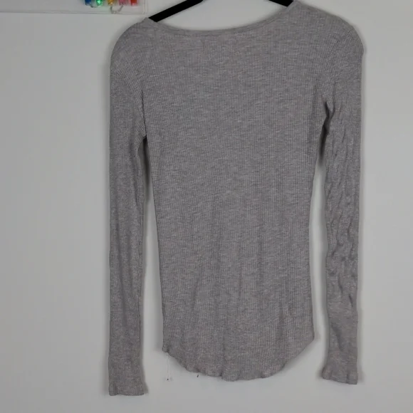 Aritzia Golden by TNA ribbed long sleeve - Picture 4 of 4